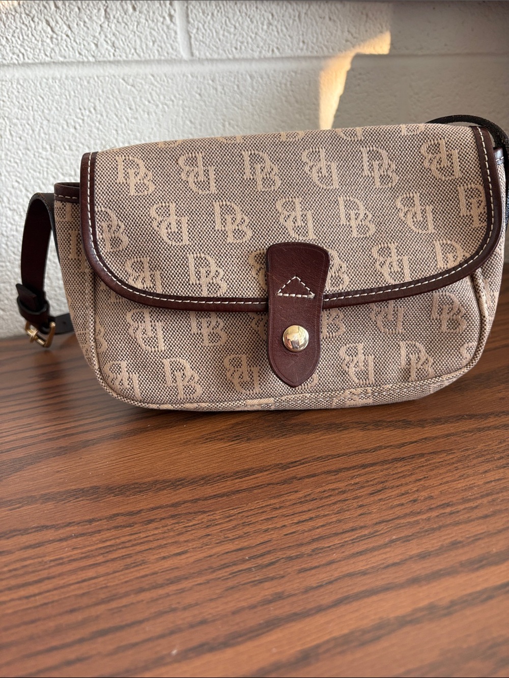 Dooney & Bourke Small Purse